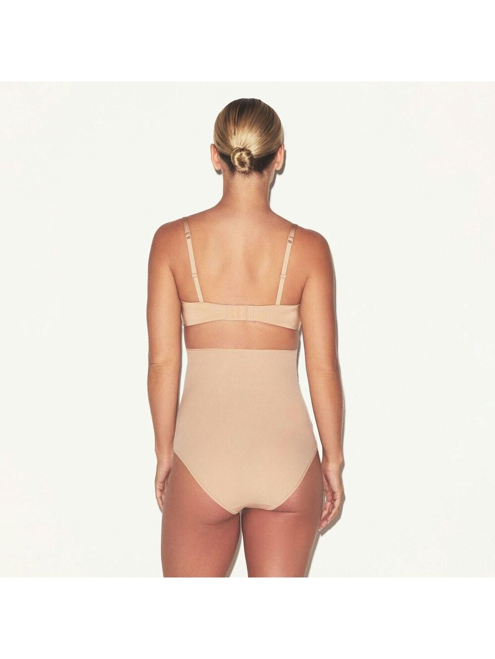 SKIMS NWT Wireless Form Maternity Nursing Bra - Size 40DDD - Picture 3 of 4